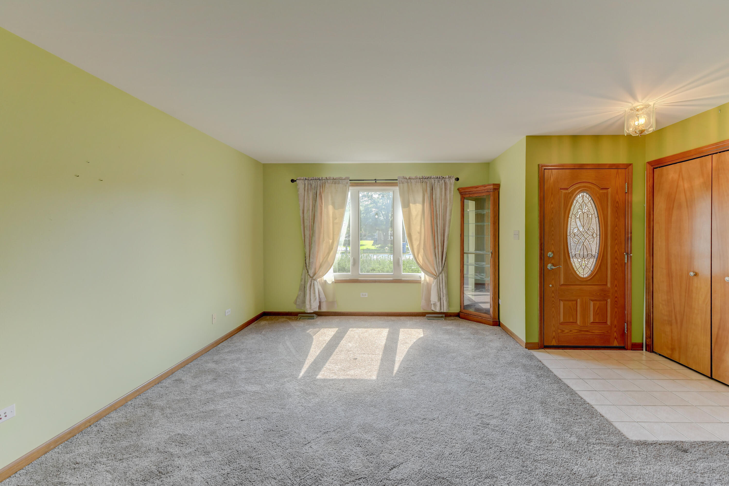 916 Blue Jay Way