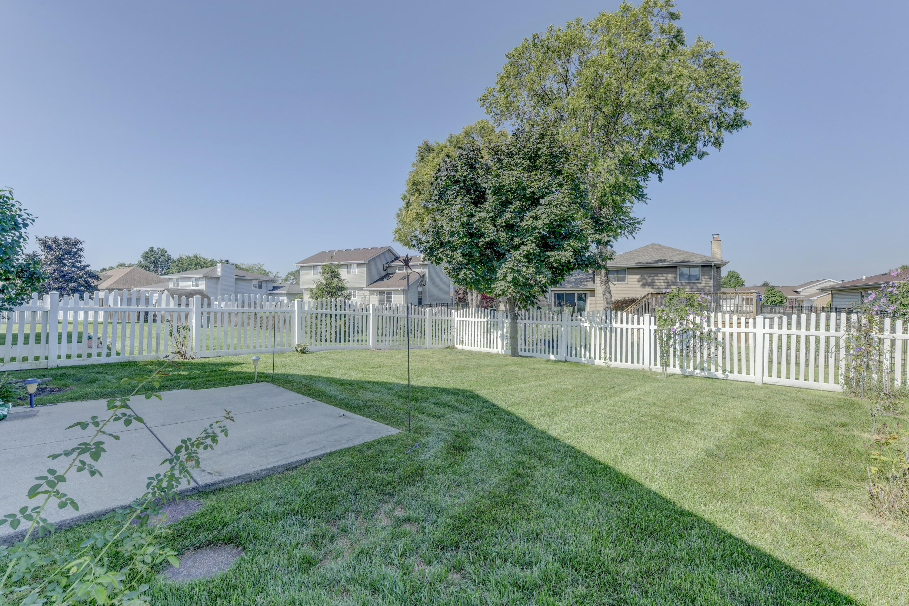 916 Blue Jay Way