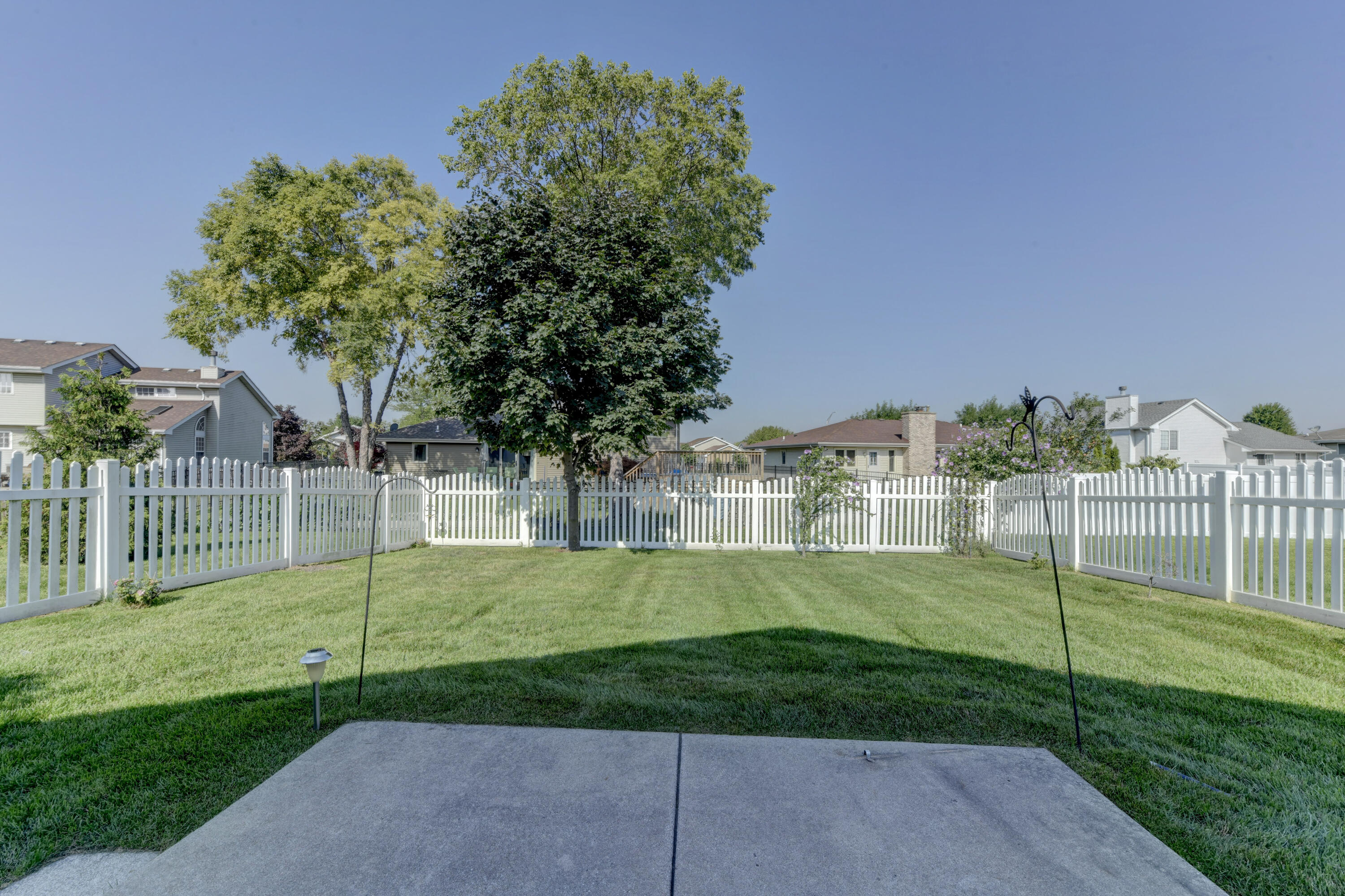 916 Blue Jay Way