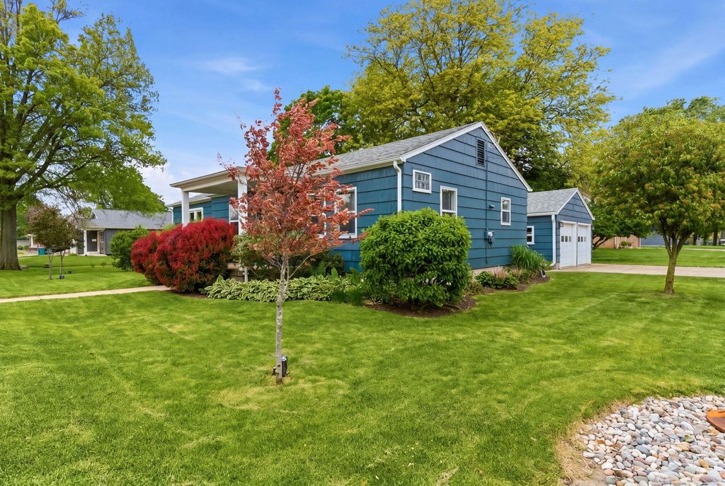 Photo of 1113 Valparaiso Street, Valparaiso, IN 46383 (MLS # 839235)