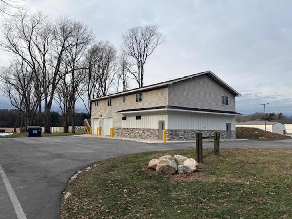 Photo of 36 N 450 E, Valparaiso, IN 46383 (MLS # 836409)