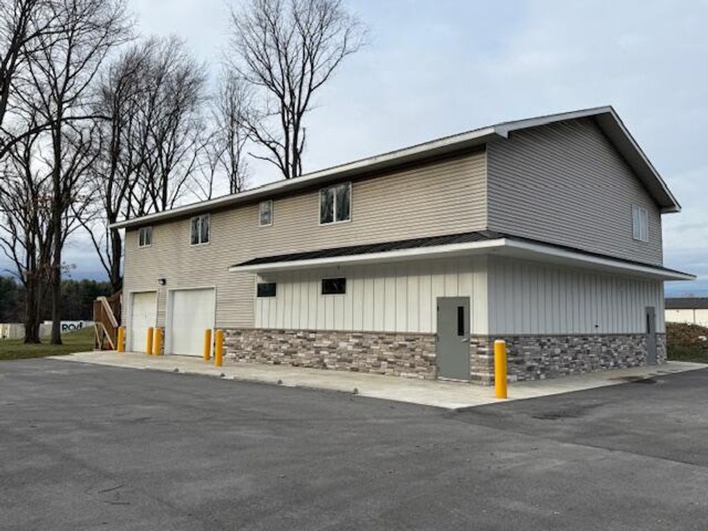 Photo of 36 N 450 E, Valparaiso, IN 46383 (MLS # 836409)