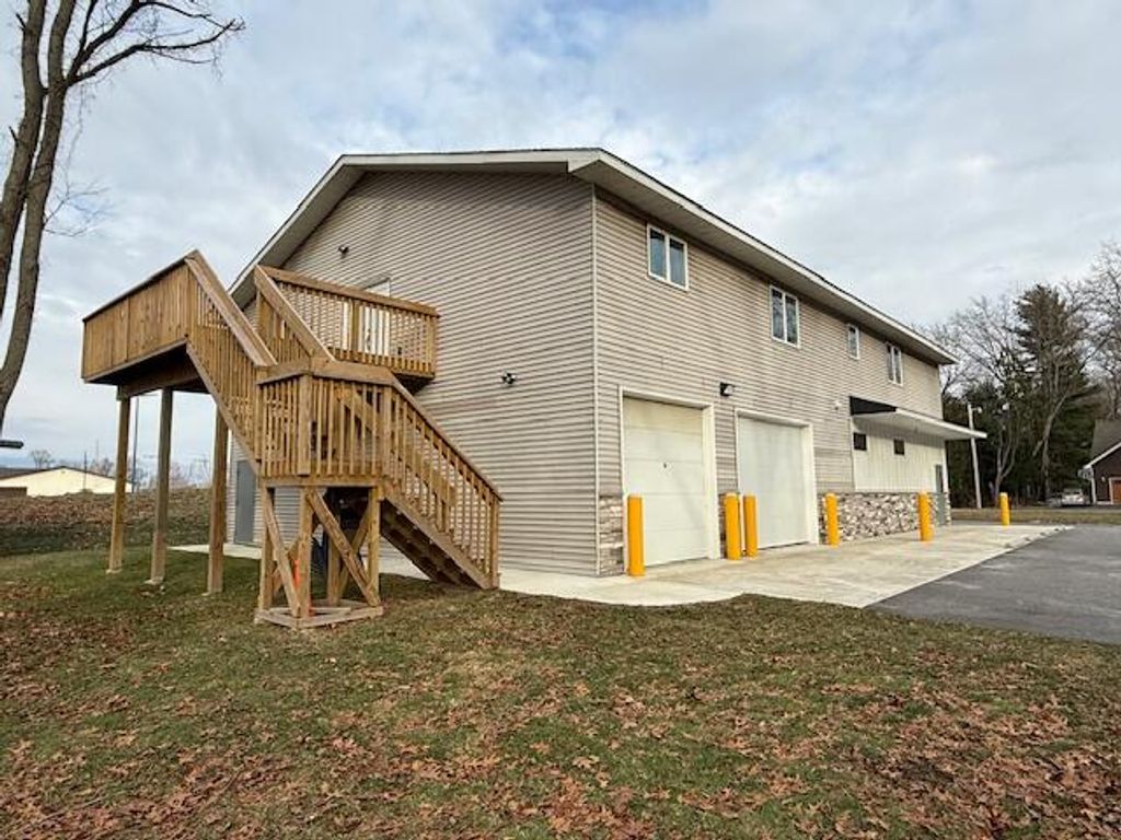 Photo of 36 N 450 E, Valparaiso, IN 46383 (MLS # 836409)