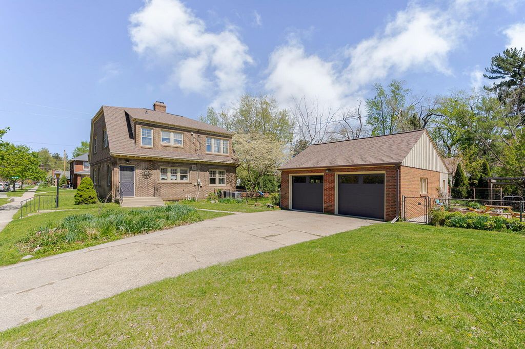 Photo of 300 E Morgan Avenue, Chesterton, IN 46304 (MLS # 837762)