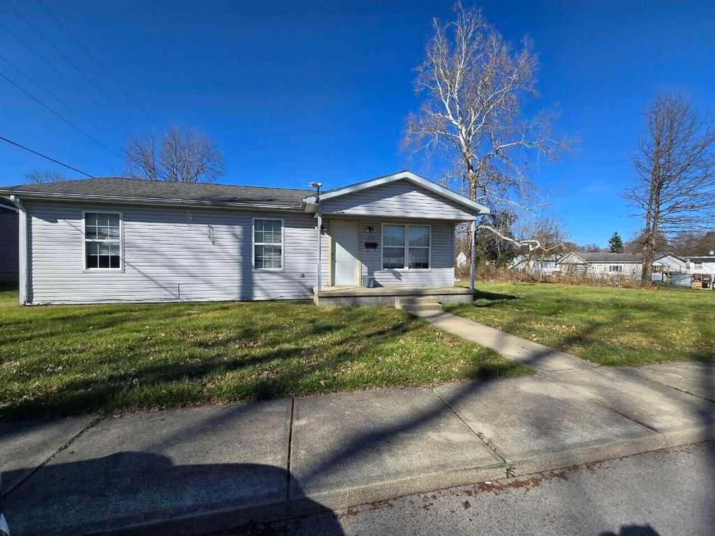 Photo of 328 E Georgia Street, Brazil, IN 47834 (MLS # 835466)