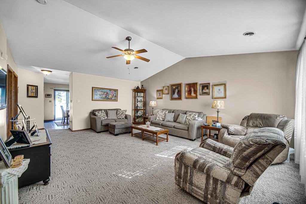 Photo of 1650 Aspen Drive, Crown Point, IN 46307 (MLS # 847235)
