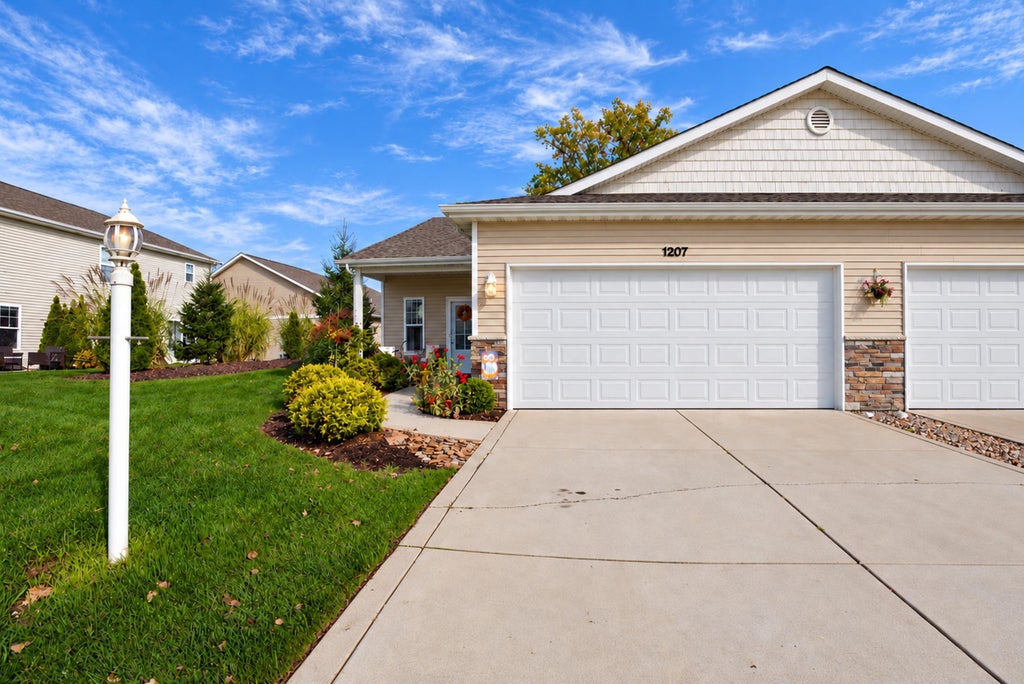 Photo of 1207 Tower Lane, Porter, IN 46304 (MLS # 847298)