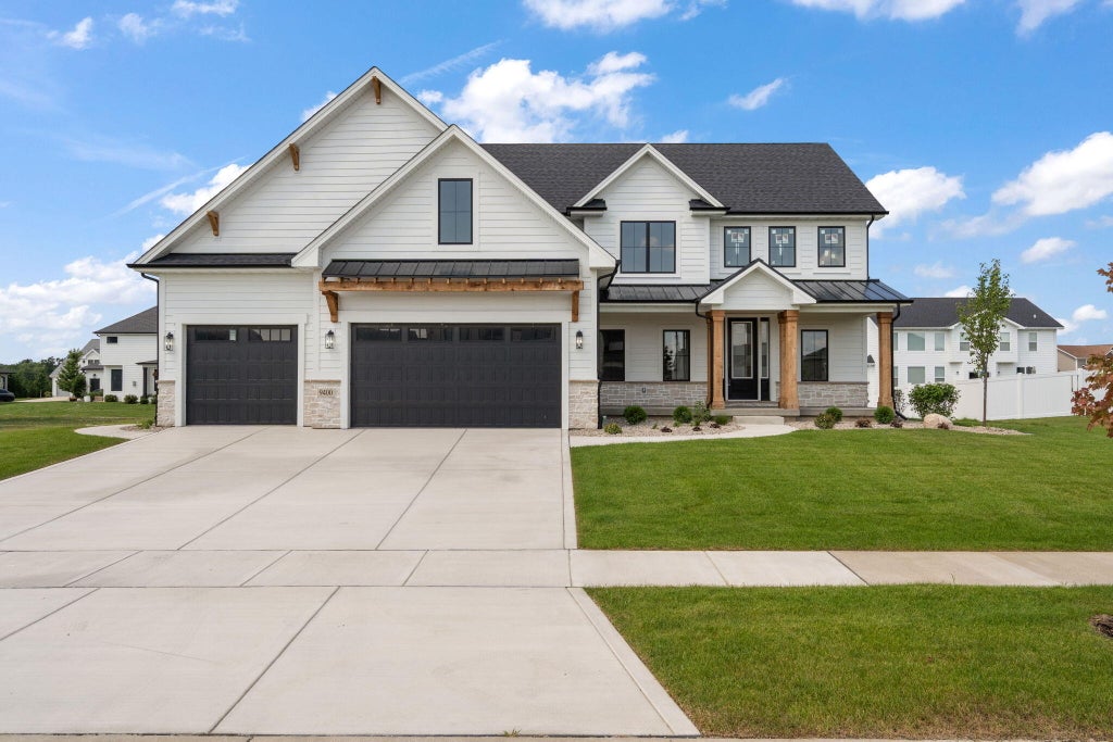 Photo of 9400 Iris Drive, Saint John, IN 46373 (MLS # 846176)