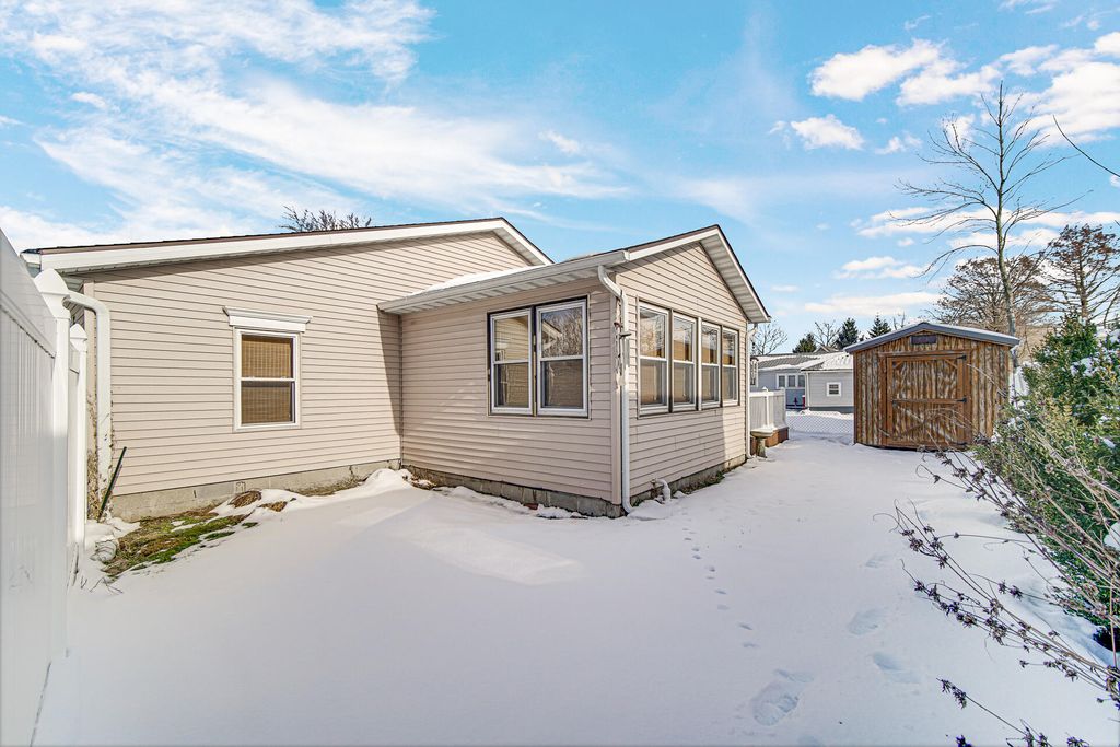 Photo of 5027 E Woodland Drive, Knox, IN 46534 (MLS # 831720)