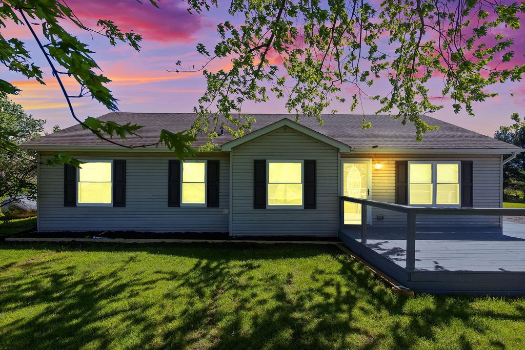 Photo of 16435 Colorado Street, Hebron, IN 46341 (MLS # 837818)