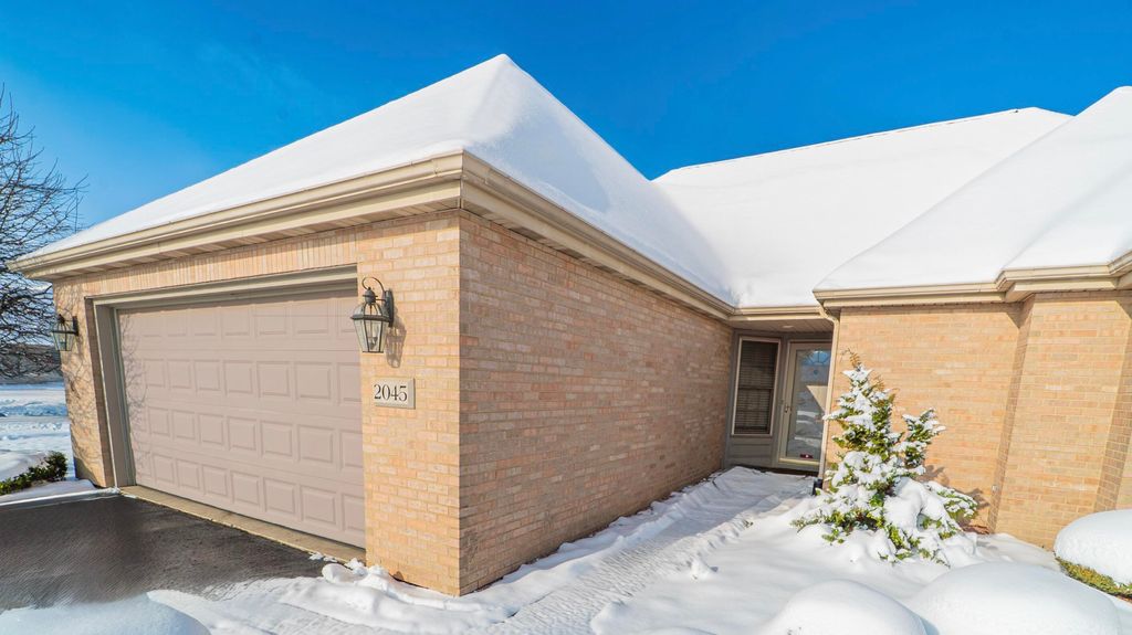 Photo of 2045 Briarwood Lane, Highland, IN 46322 (MLS # 831622)