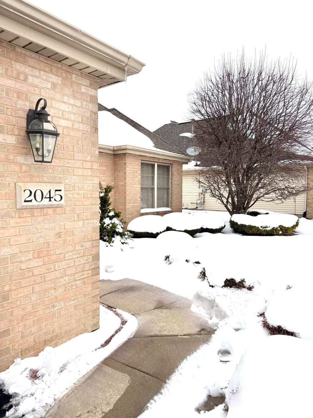 Photo of 2045 Briarwood Lane, Highland, IN 46322 (MLS # 831622)