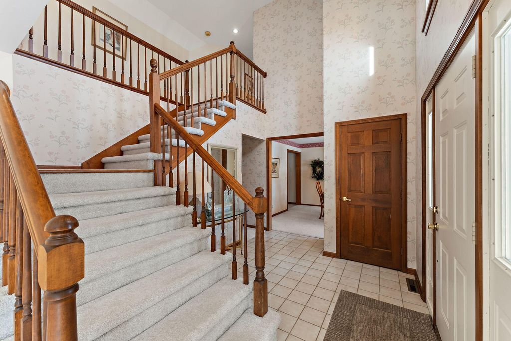 Photo of 176 Wexford Rd, Valparaiso, IN 46385 (MLS # 833509)