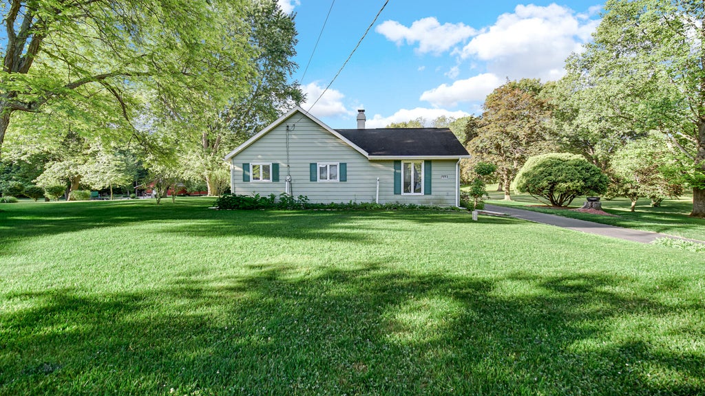 Photo of 6168 W 370 N, La Porte, IN 46350 (MLS # 840177)