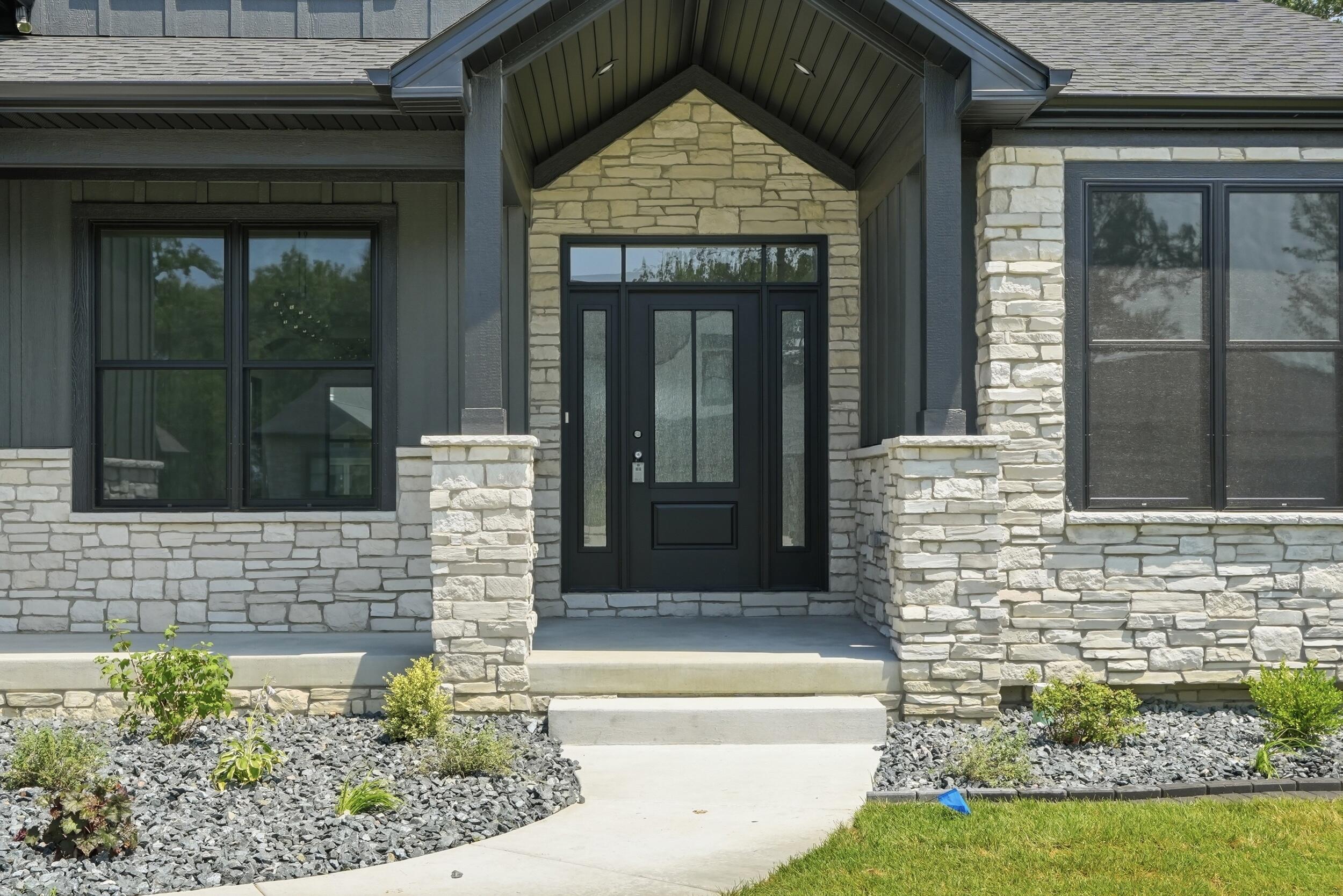 9601 Tall Grass Trail