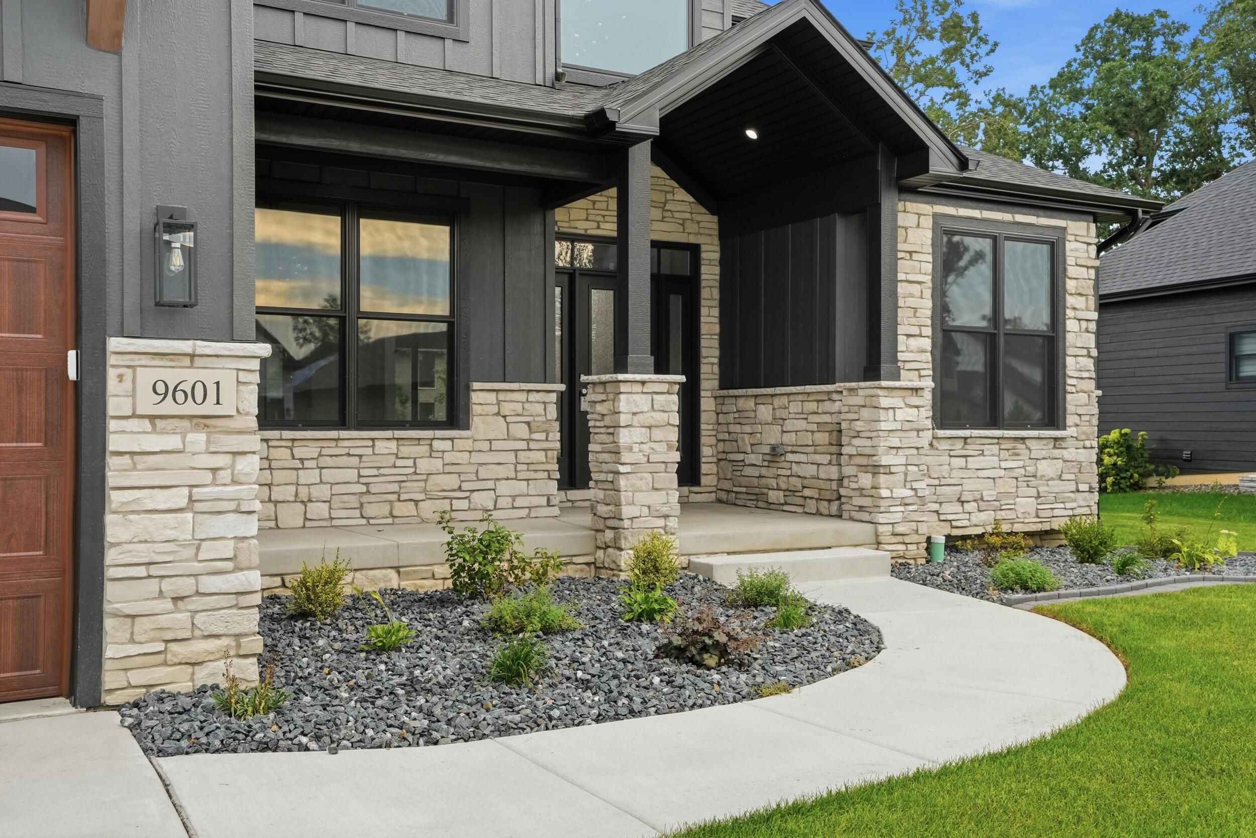 9601 Tall Grass Trail