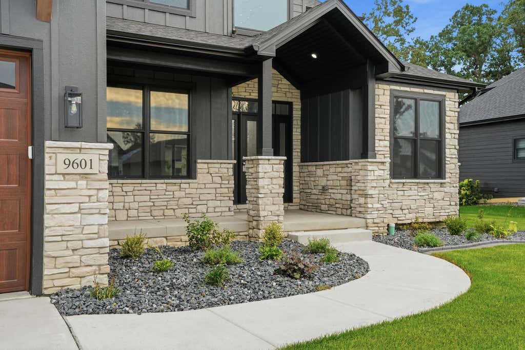 Photo of 9601 Tall Grass Trail, Saint John, IN 46373 (MLS # 844327)