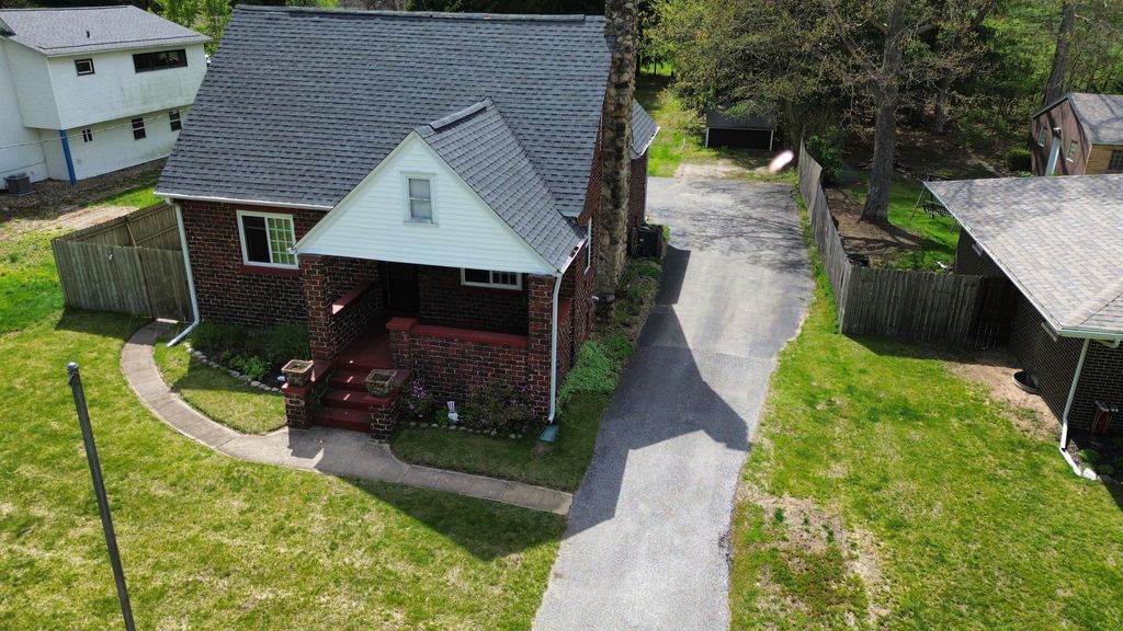 Photo of 424 Yanke Road, Trail Creek, IN 46360 (MLS # 838313)