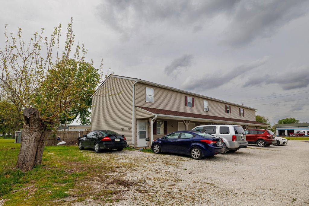 Photo of 211 W Railroad Street, Kentland, IN 47951 (MLS # 838658)