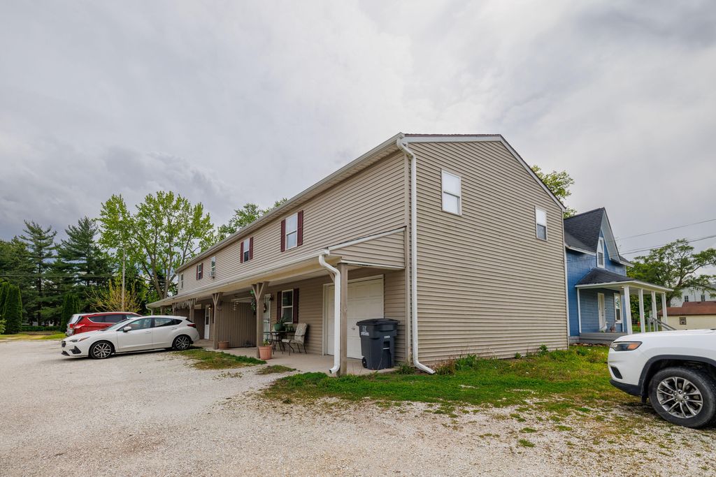Photo of 211 W Railroad Street, Kentland, IN 47951 (MLS # 838658)