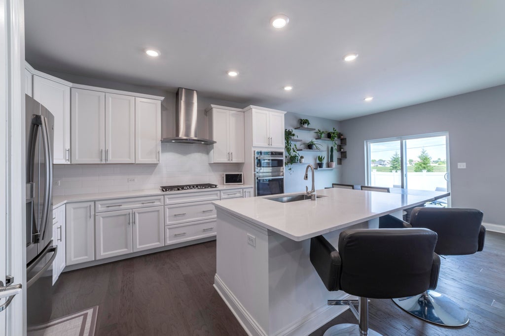 Photo of 2080 E 109th Place, Crown Point, IN 46307 (MLS # 840586)