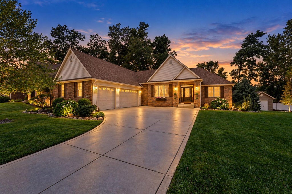 Photo of 29 Woodruft Drive, Valparaiso, IN 46385 (MLS # 845792)