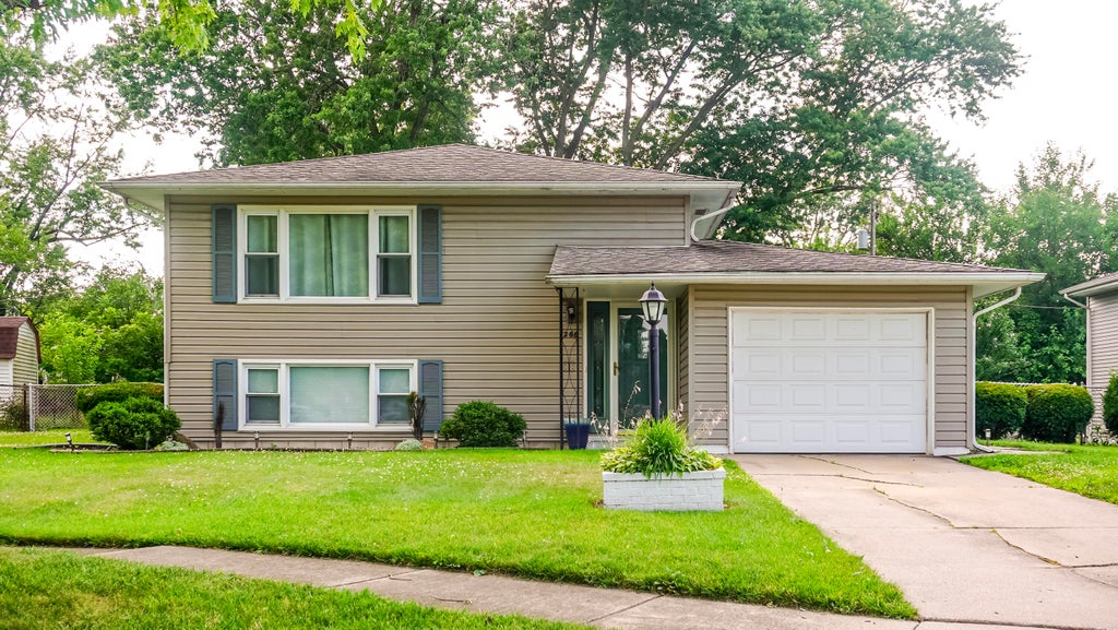 Photo of 7266 Polk Street, Merrillville, IN 46410 (MLS # 842728)