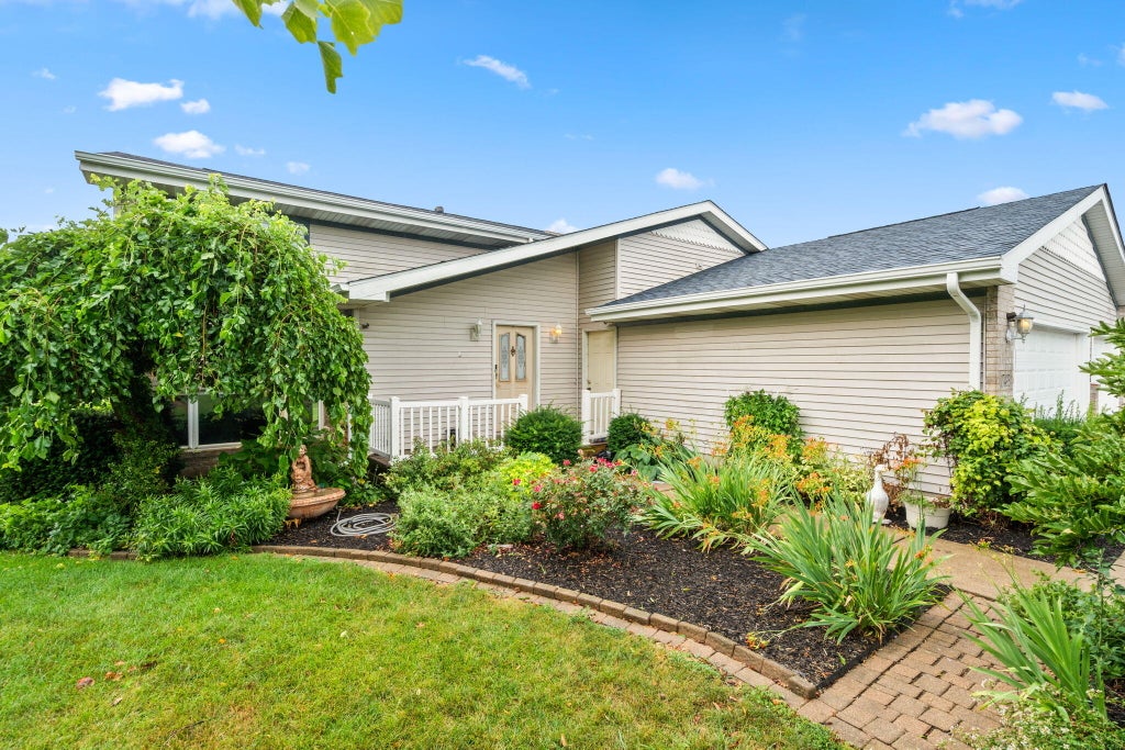Photo of 17493 Hoshaw Street, Lowell, IN 46356 (MLS # 843186)
