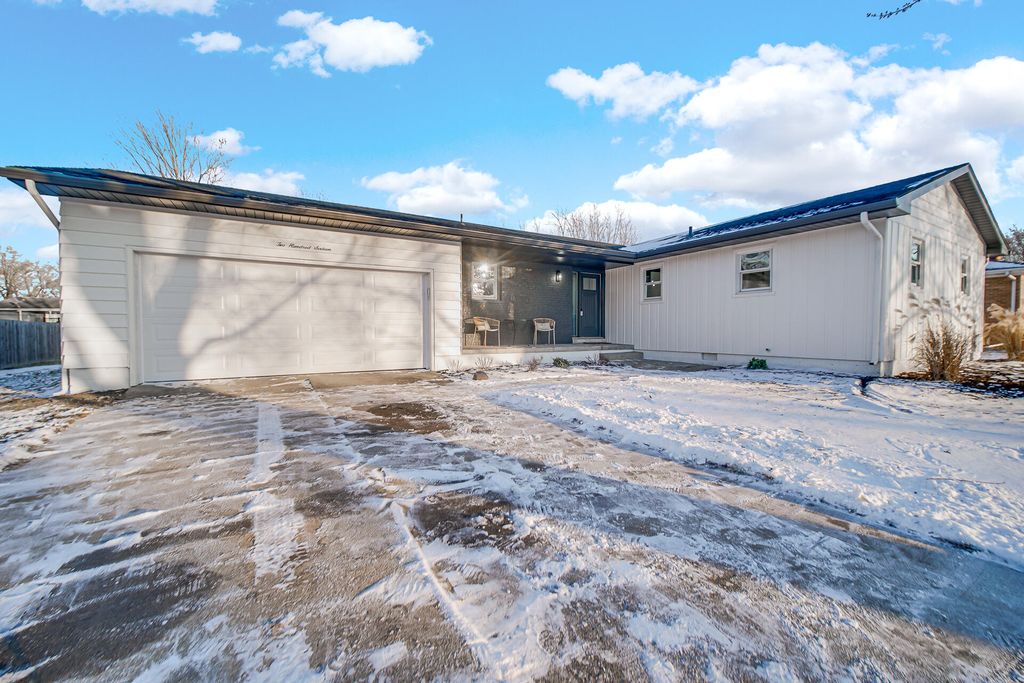 Photo of 216 Cherokee Drive, Lowell, IN 46356 (MLS # 833090)