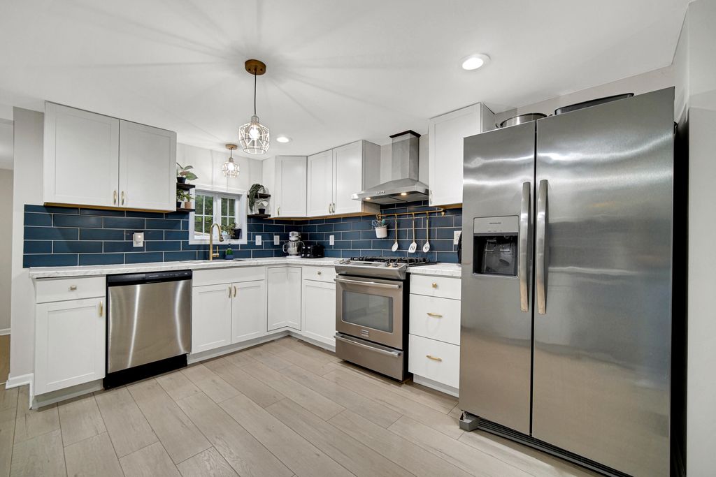 Photo of 3820 Swift Street, Hobart, IN 46342 (MLS # 834241)