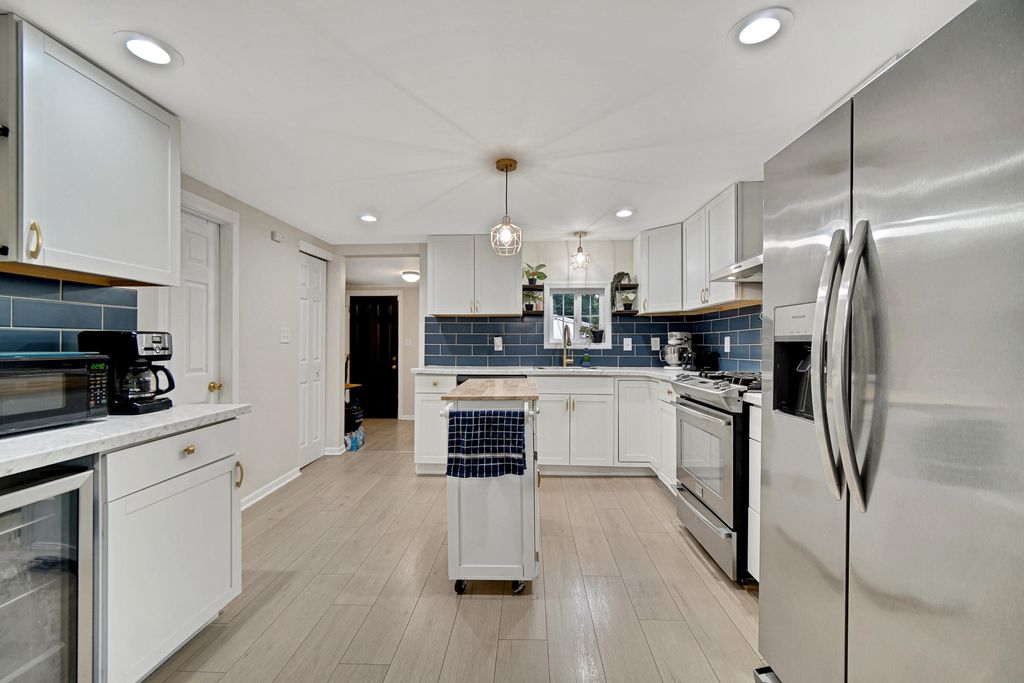 Photo of 3820 Swift Street, Hobart, IN 46342 (MLS # 834241)