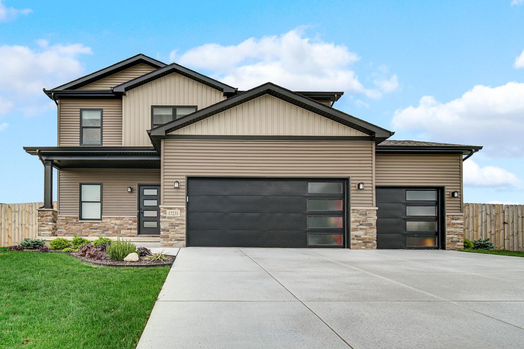 Photo of 17231 Brookwood Drive, Lowell, IN 46356 (MLS # 838185)