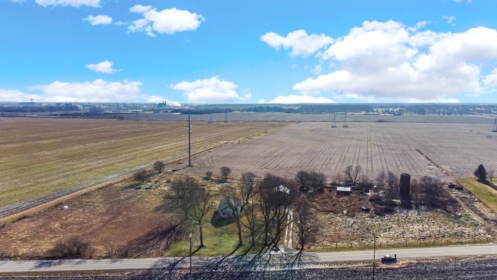 Photo of 32670 Chicago Trail, New Carlisle, IN 46552 (MLS # 832903)