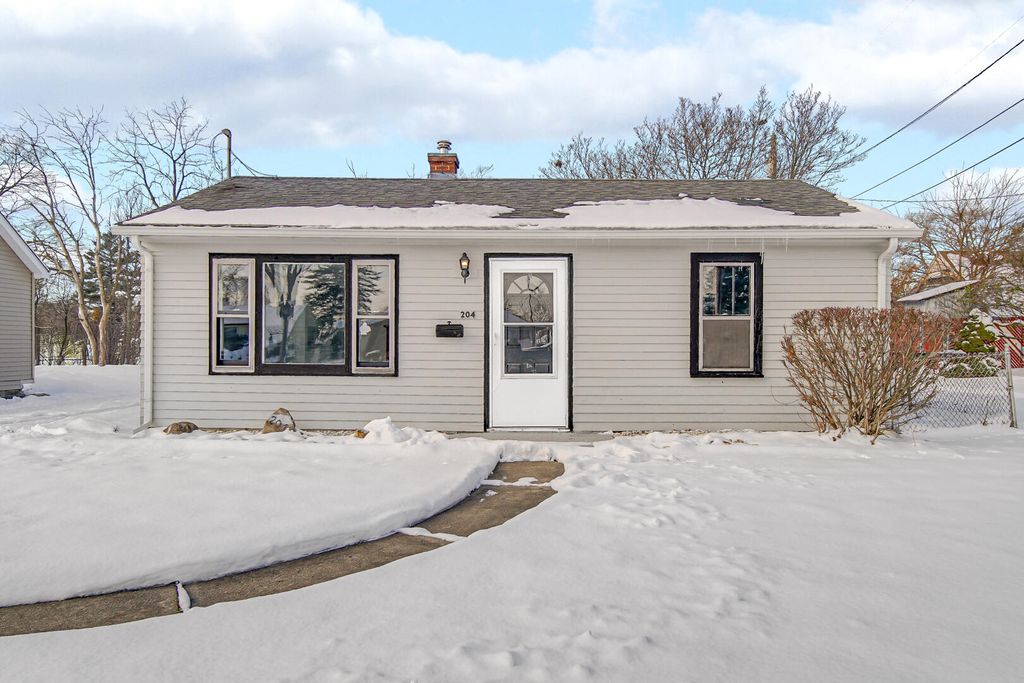 Photo of 204 S Colorado Street, Hobart, IN 46342 (MLS # 831626)