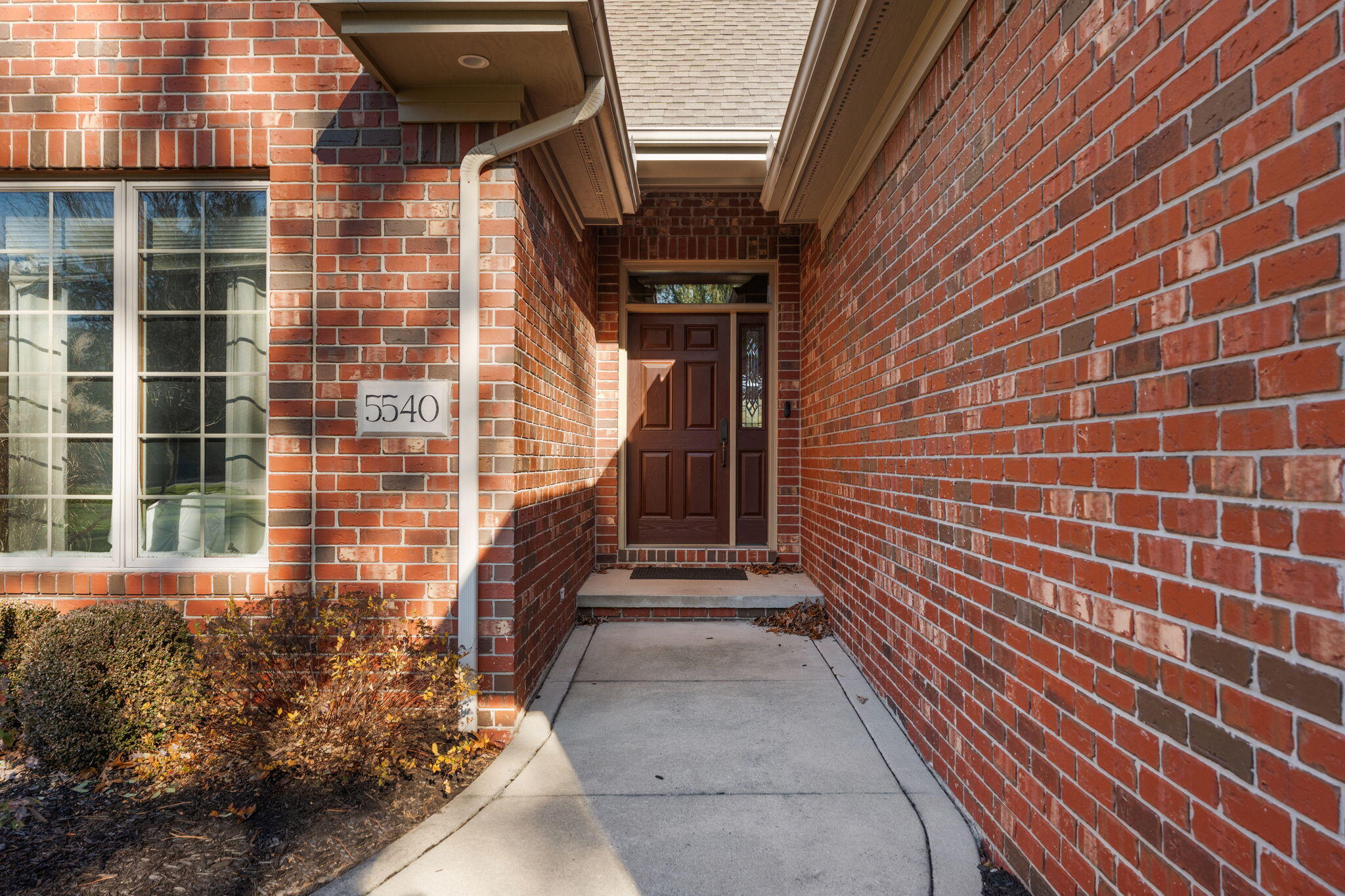 5540 Fountain View Drive