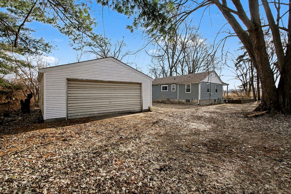 Photo of 1448 Burns Drive, Portage, IN 46368 (MLS # 832304)