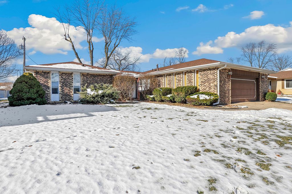 Photo of 6430 Ellsworth Place, Merrillville, IN 46410 (MLS # 831990)