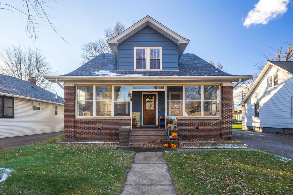 Photo of 151 Faulknor Street, Michigan City, IN 46360 (MLS # 831316)