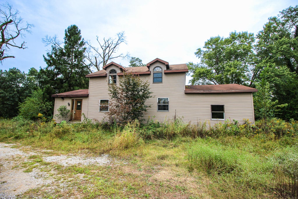 Photo of 8840 E 400 N, Grovertown, IN 46531 (MLS # 845940)
