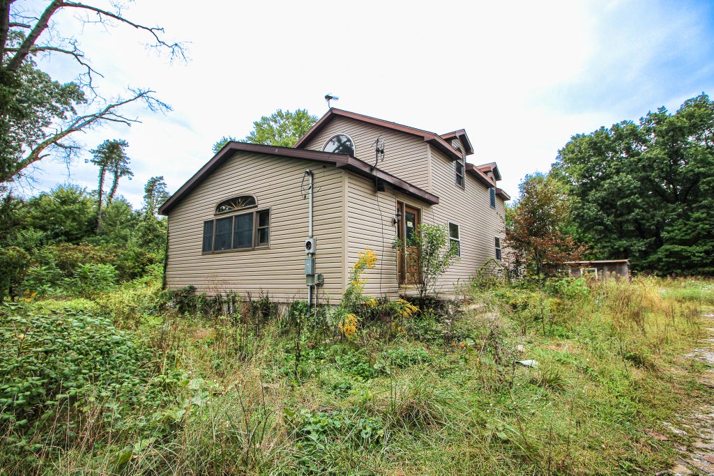 Photo of 8840 E 400 N, Grovertown, IN 46531 (MLS # 845940)
