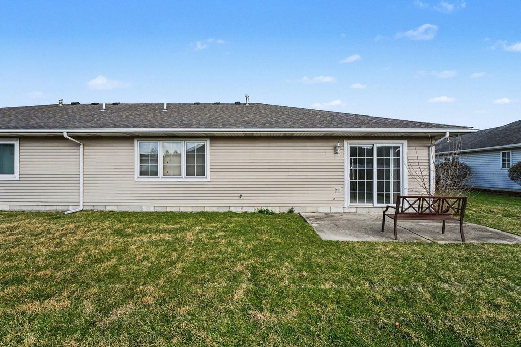 Photo of 950 Blue Jay Way, Dyer, IN 46311 (MLS # 836703)