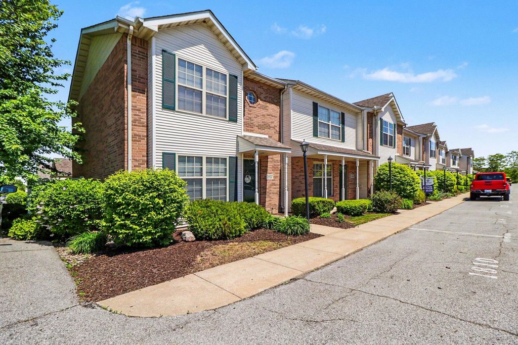 Photo of 1810 Golden Oak Court, Crown Point, IN 46307 (MLS # 838881)