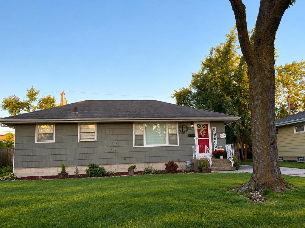 Photo of 8042 Tapper Avenue, Munster, IN 46321 (MLS # 846416)
