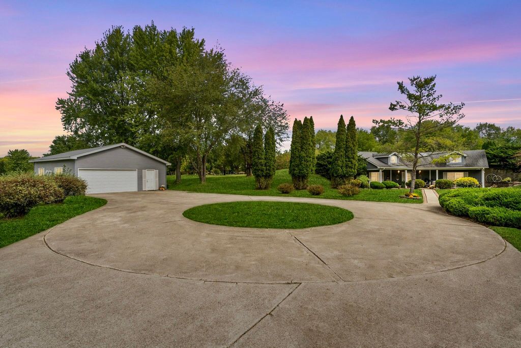 Photo of 17635 White Oak Avenue, Lowell, IN 46356 (MLS # 835695)