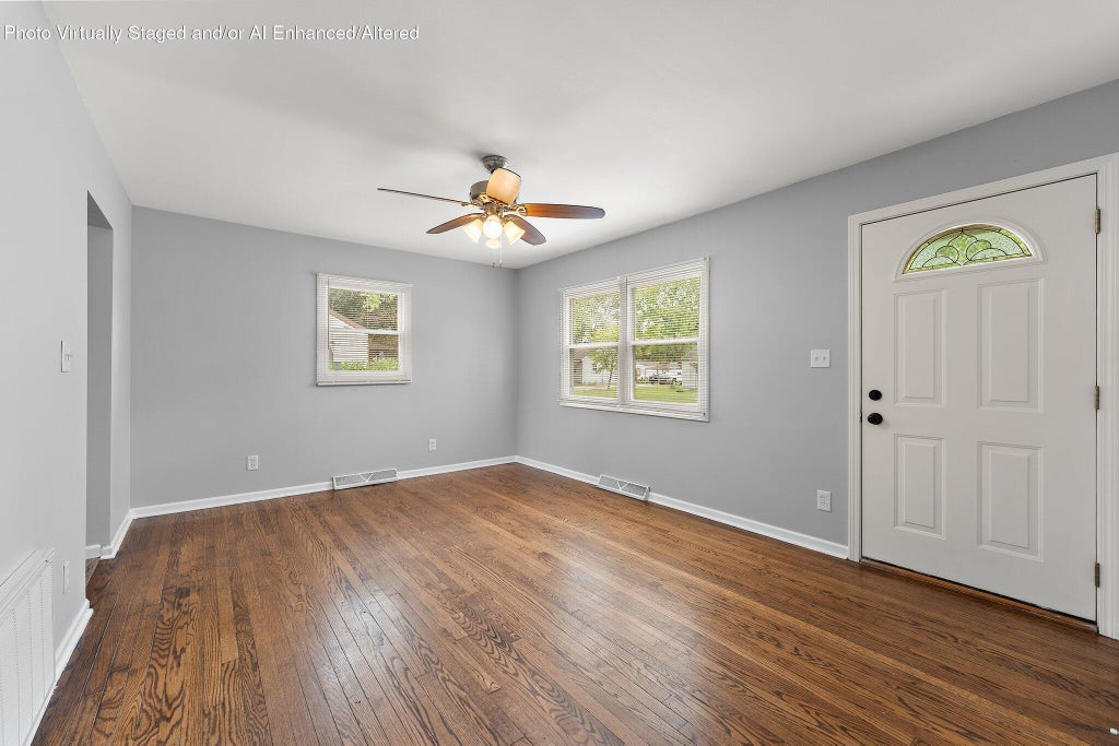 Photo of 228 Oak Street, Crown Point, IN 46307 (MLS # 840340)
