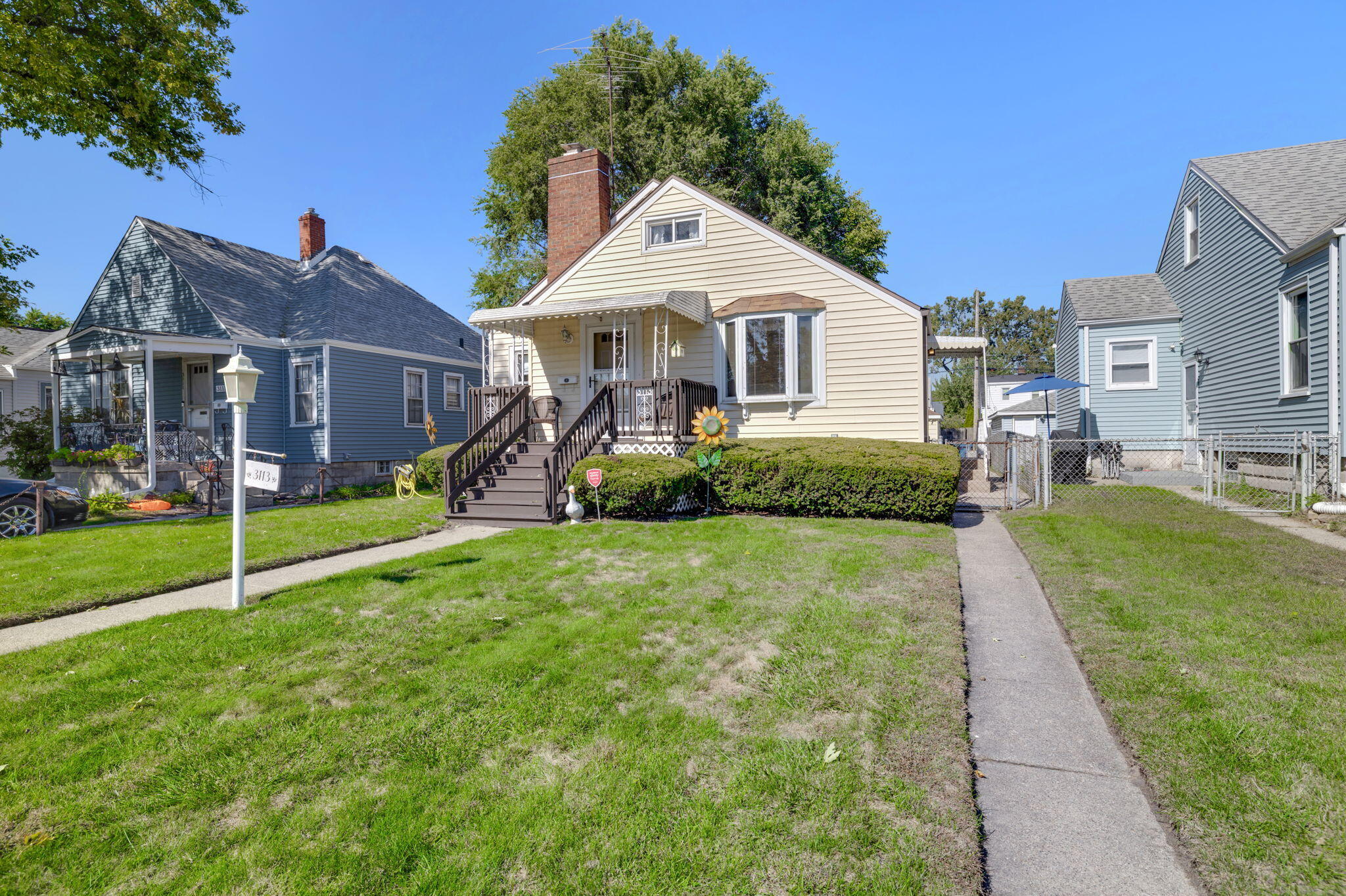 3113 E Pkwy N