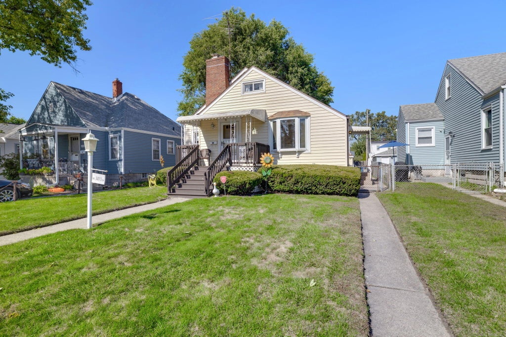 Photo of 3113 E Pkwy N, Hammond, IN 46323 (MLS # 846529)