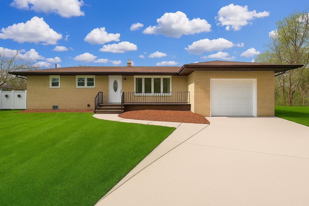 Photo of 5340 Lincoln Street, Merrillville, IN 46410 (MLS # 832266)