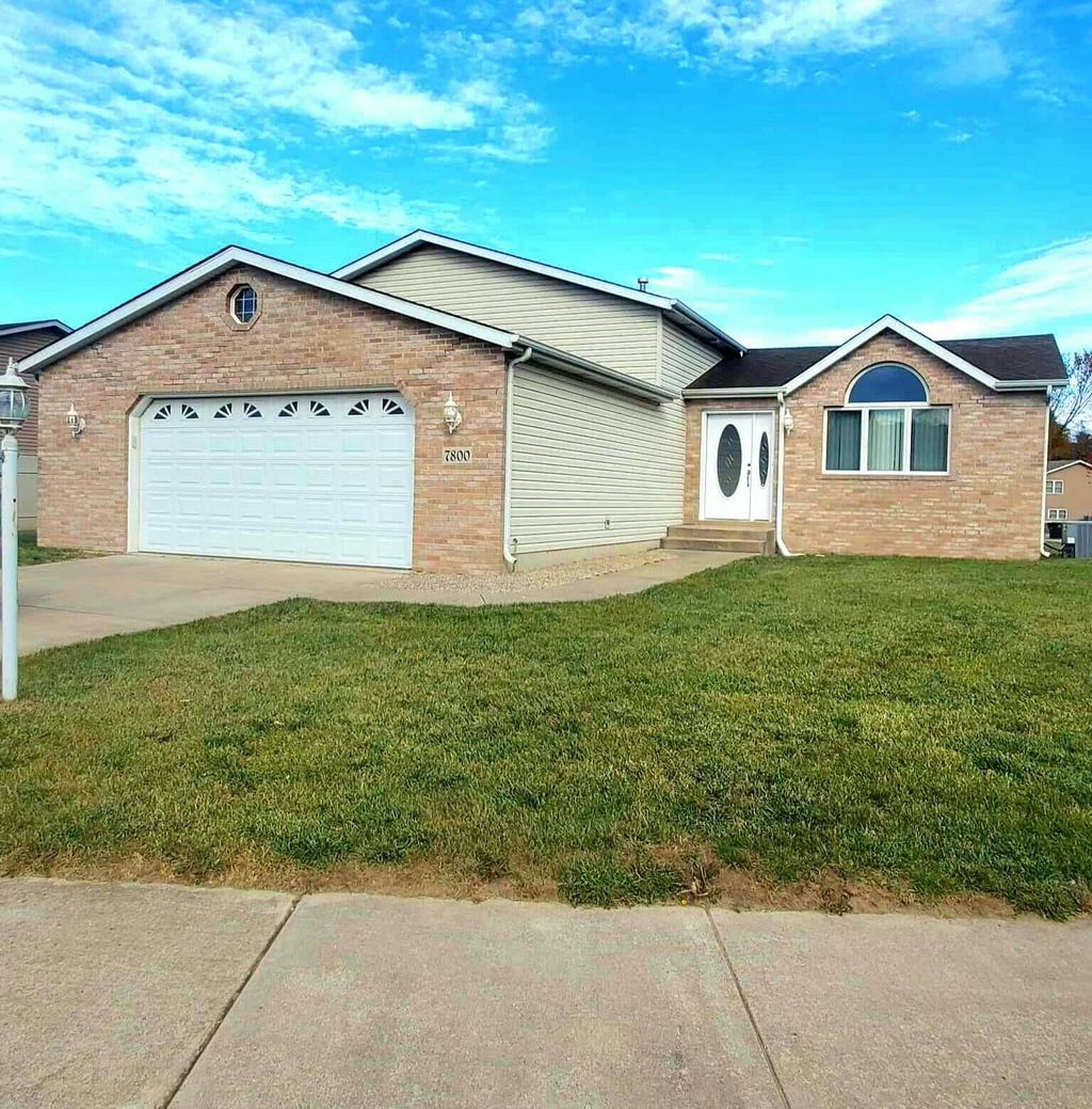 Photo of 7800 Eider Avenue, Hobart, IN 46342 (MLS # 833095)