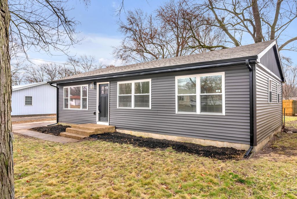 Photo of 6091 Mulberry Avenue, Portage, IN 46368 (MLS # 838719)